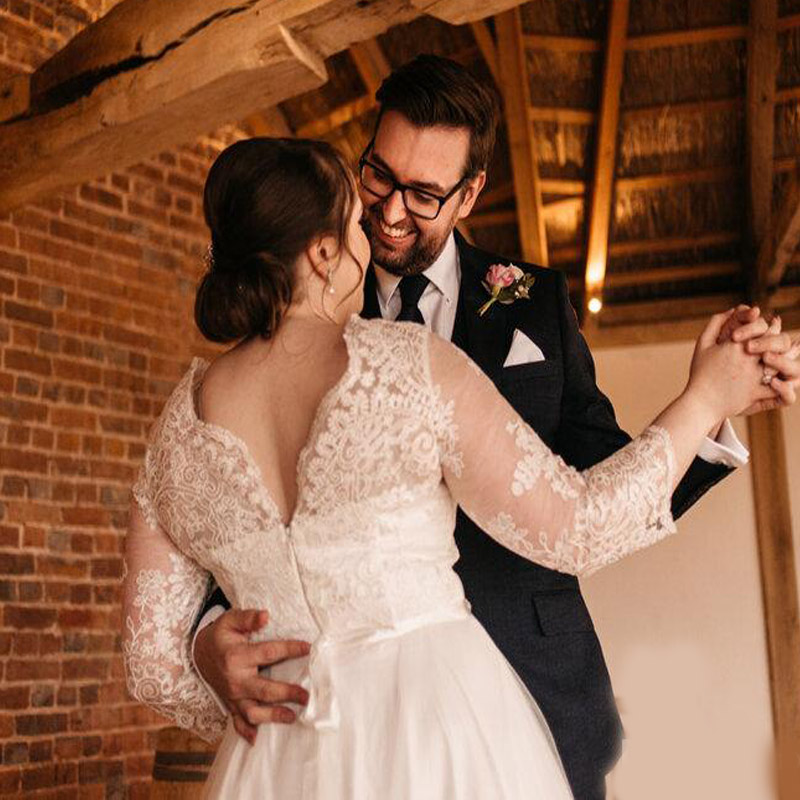 Vintage Ivory Lace Wedding Dresses A Line Plus Size Long Sleeves Bridal Gowns Sweep Train Garden Formal Gowns Cheap Sale