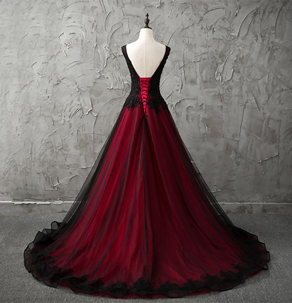 New V-Neck Sleeveless Black and Red Lace Appliques Beading Country Chic Dresses Low Back Colored Wedding Gowns Free shipping