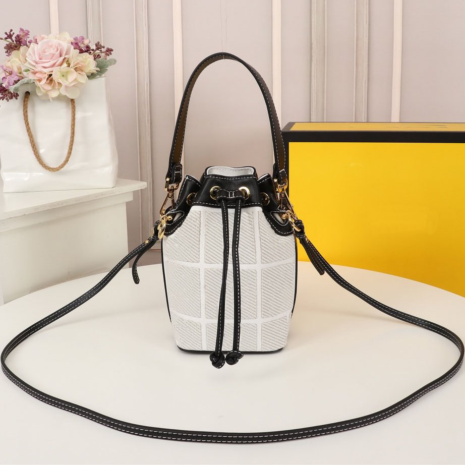 2020 hot sales Fashion brand luxury shoulder bag designer handbags designer bag double F bucket fashion bag 336 free shipping
2020 hot sales Fashion brand luxury shoulder bag designer handbags designer bag double F bucket fashion bag 336 free shipping