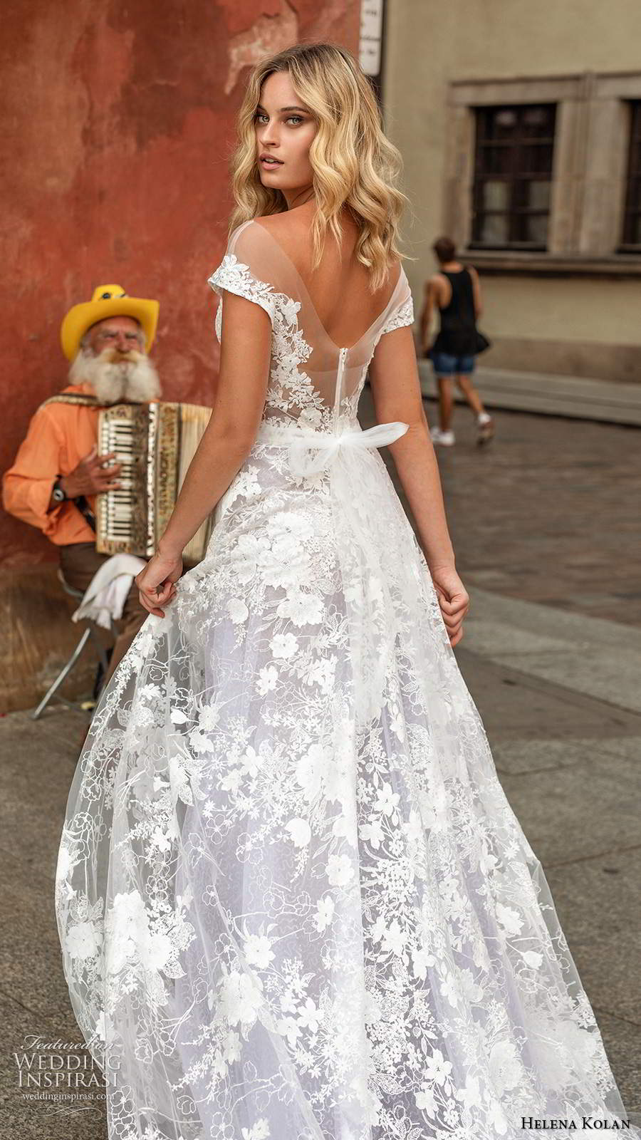 Lihi Hod Beach Wedding Dresses Lace Appliqued Tulle A-line Off The Shoulder Boho Bridal Gowns Sweep Train Bohemian Wedding Dress