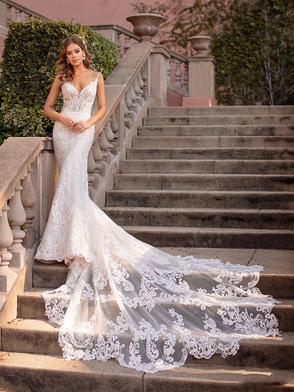 Mermaid Wedding Dresses Spaghetti Straps Lace Appliques Beach Bridal Gowns Custom Made Open Back Sweep Train Robe De Mariee