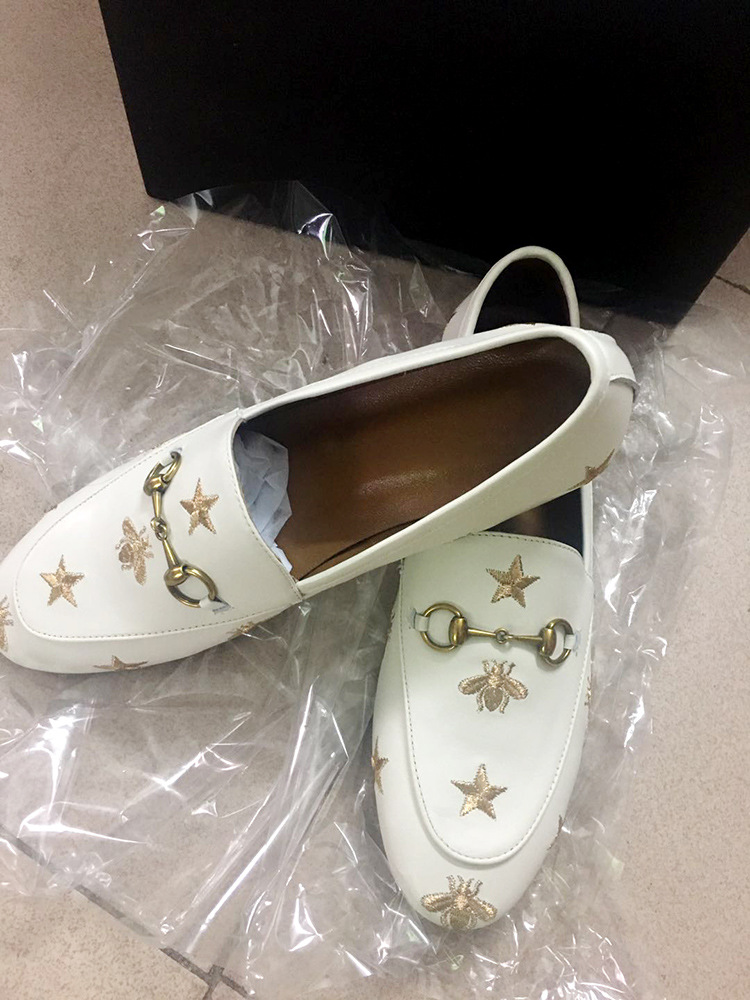 Jordaan Series Leather Shoes for Men and Women General Paris Star Embroidery bee Leather Shoes, Embroidery black
Jordaan Series Leather Shoes for Men and Women General Paris Star Embroidery bee Leather Shoes, Embroidery black