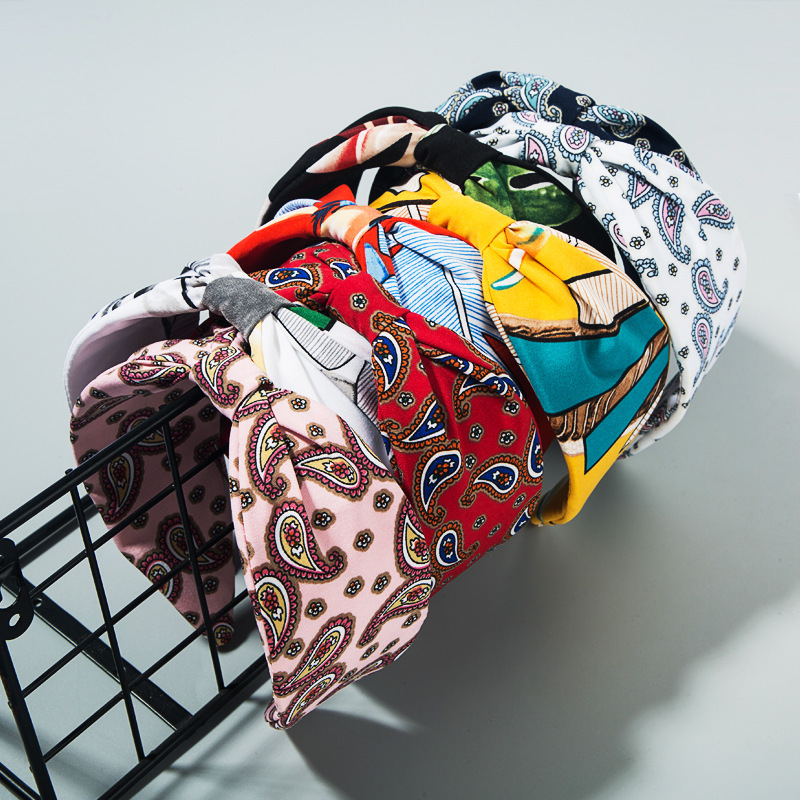 High-end boutique simple hair band printed leaves colorful headband large wide bow tie cloth headdress
High-end boutique simple hair band printed leaves colorful headband large wide bow tie cloth headdress