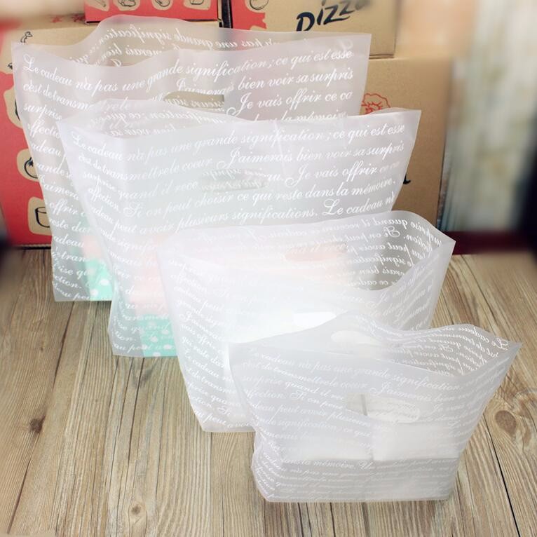 40x31cm 50pcs Large alphabet printed Plastic Shopping Bags with Handle clear Boutique Cloth Gift Packaging plastic Bag
40x31cm 50pcs Large alphabet printed Plastic Shopping Bags with Handle clear Boutique Cloth Gift Packaging plastic Bag