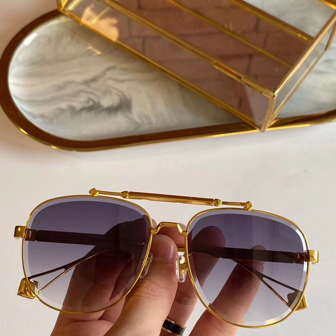 New luxury Oval Pilot sunglasses men women design metal vintage sunglasses fashion style square frameless UV 400 lens with original case, White;black
New luxury Oval Pilot sunglasses men women design metal vintage sunglasses fashion style square frameless UV 400 lens with original case, White;black