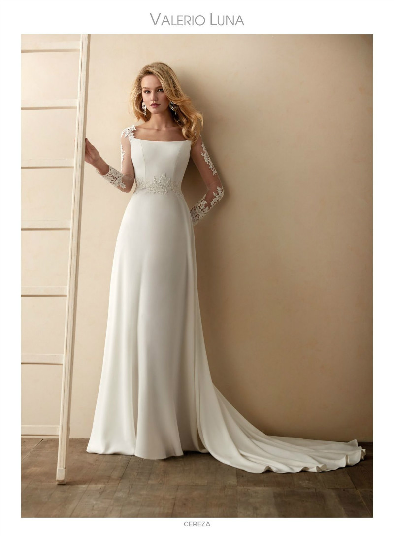 Modest Elegant Valerio Luno A Line Wedding Dresses Square Long Sleeve Lace Applique Wedding Gowns Sweep Train robe de mariée