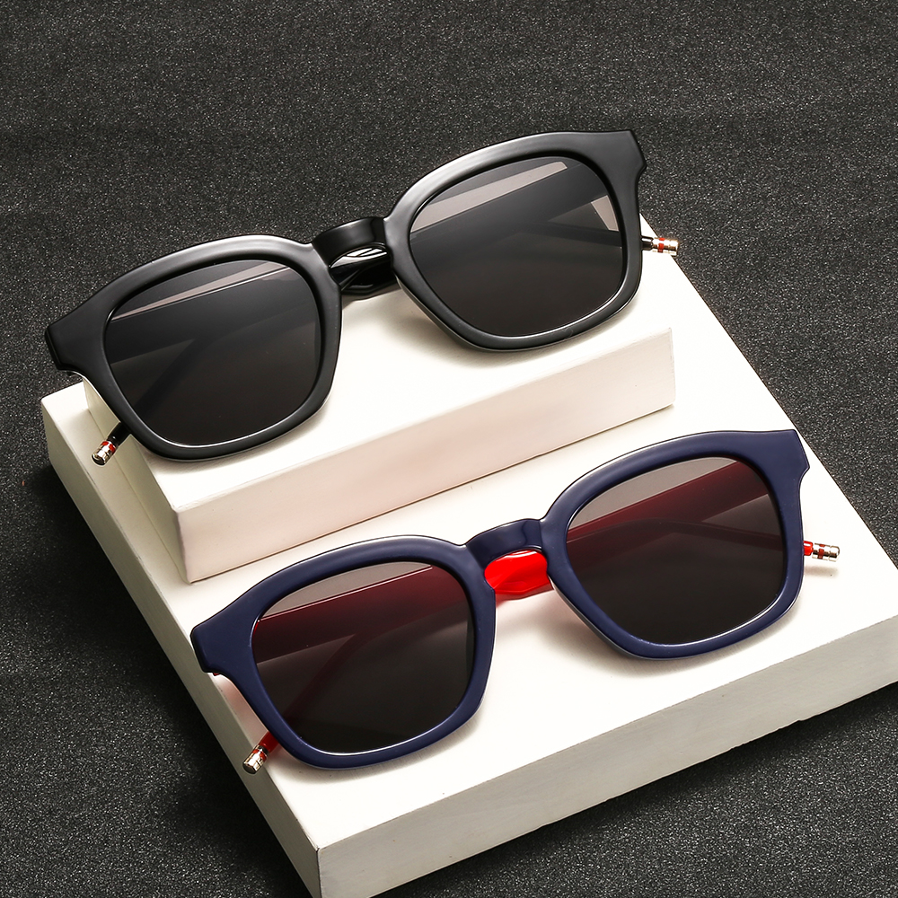Fashion Vintage Sunglasses Women Men Candy Colors Eyewear Lady Classic Unisex Oval Sunglasses Outdoor Driving Travel Sunglasses 3317
Fashion Vintage Sunglasses Women Men Candy Colors Eyewear Lady Classic Unisex Oval Sunglasses Outdoor Driving Travel Sunglasses 3317