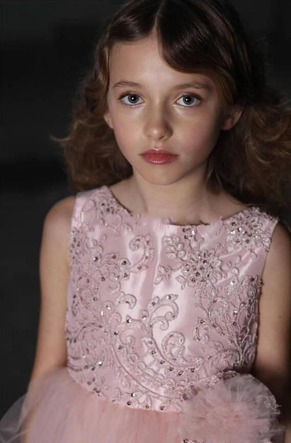 Pink Little New Pageant Dresses Jewel Lace Appliques Beaded Tulle V Back With Bow Flower Girls Dress For Wedding Birthday Gowns