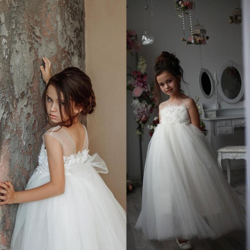 2020 White Cheap White Lace Flower Girl Dress Cute Appliqued Princess Girl Birthday Party Gown Girl Formal First Communion Dress, Same as image
2020 White Cheap White Lace Flower Girl Dress Cute Appliqued Princess Girl Birthday Party Gown Girl Formal First Communion Dress, Same as image