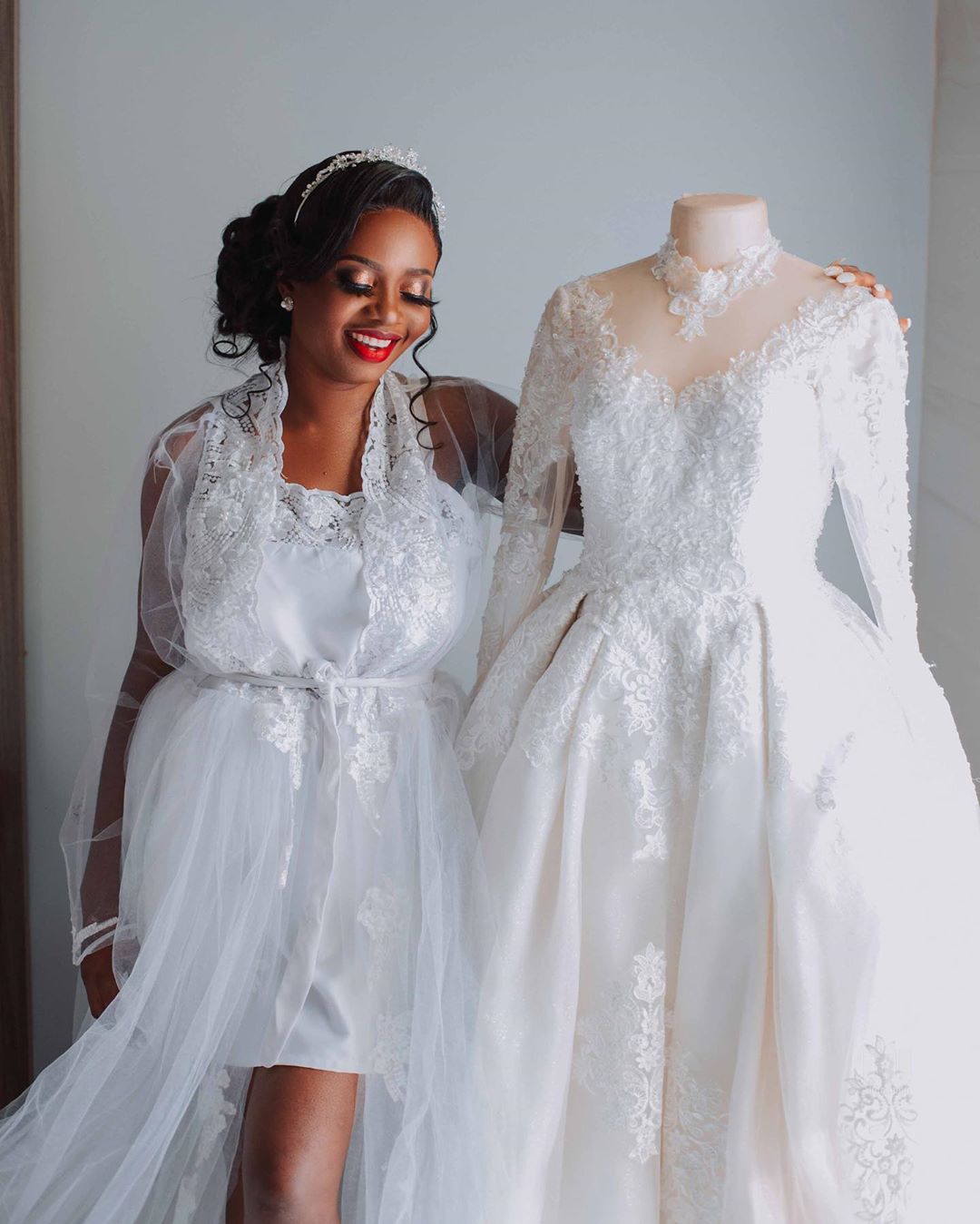 2020 Plus Size Arabic Aso Ebi Cheap Lace Beaded Wedding Dresses Long Sleeves High Neck Bridal Dresses Vintage Wedding Gowns ZJ304