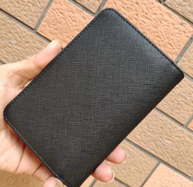 HOT classic fashion PU coating passport holder card bag C logo Classic black luxury bag card holder storage case VIP gift
HOT classic fashion PU coating passport holder card bag C logo Classic black luxury bag card holder storage case VIP gift