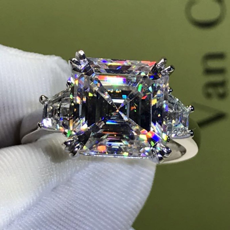 Wholesale- Luxury Jewelry Real 925 Sterling Silver Princess Cut White Topaz CZ Diamond Three Stone Gemstones Women Wedding Bridal Ring Gift
Wholesale- Luxury Jewelry Real 925 Sterling Silver Princess Cut White Topaz CZ Diamond Three Stone Gemstones Women Wedding Bridal Ring Gift