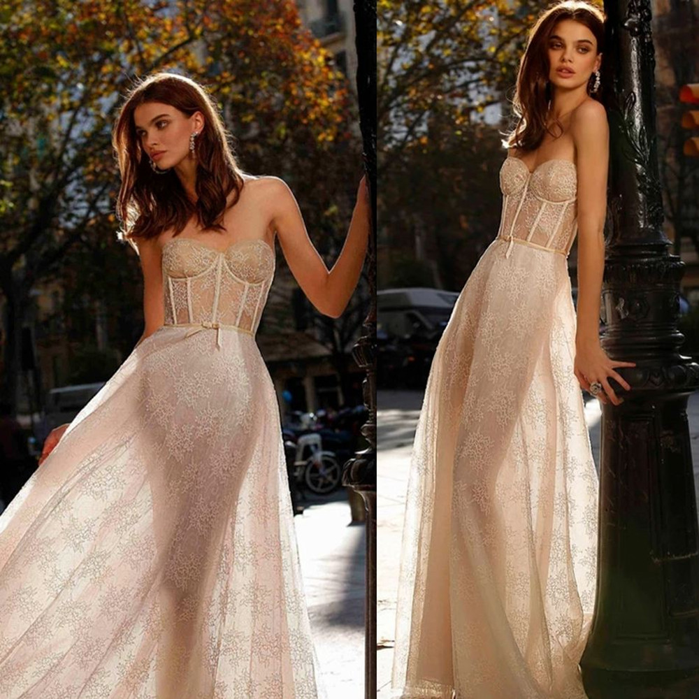 2021 Elegant Wedding Dresses Strapless Appliques Lace Beach Bridal Gowns Custom Made Sexy Open Back Sweep Train A-Line Wedding Dress, Same as image
2021 Elegant Wedding Dresses Strapless Appliques Lace Beach Bridal Gowns Custom Made Sexy Open Back Sweep Train A-Line Wedding Dress, Same as image