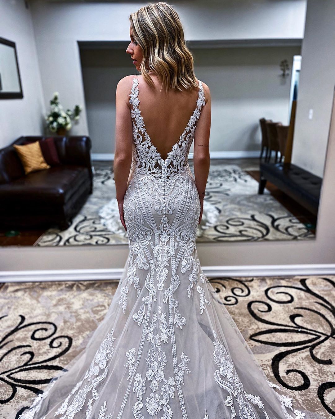 Fashion Mermaid Lace Backless Wedding Dresses Sheer Plunging Neck Appliqued Bridal Gowns Plus Size Sweep Train Tulle robes de mariée