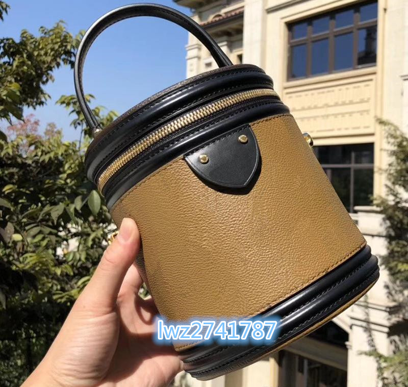 Newest fashion Woman Shoulder Bag Purse Clutch Bag high quality Genuine Women Handbag with removable strap
Newest fashion Woman Shoulder Bag Purse Clutch Bag high quality Genuine Women Handbag with removable strap