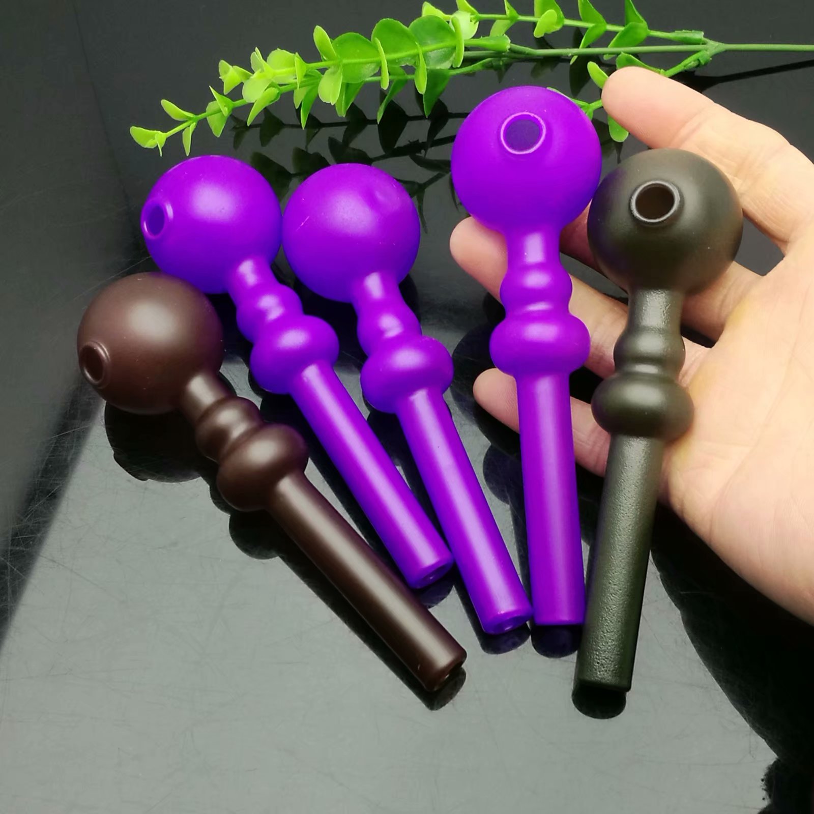 New type of high temperature color-changing gourd glass cigarette pot Wholesale Glass bongs Oil Burner Glass Water Pipes Oil Rigs Smoking Fr
New type of high temperature color-changing gourd glass cigarette pot Wholesale Glass bongs Oil Burner Glass Water Pipes Oil Rigs Smoking Fr