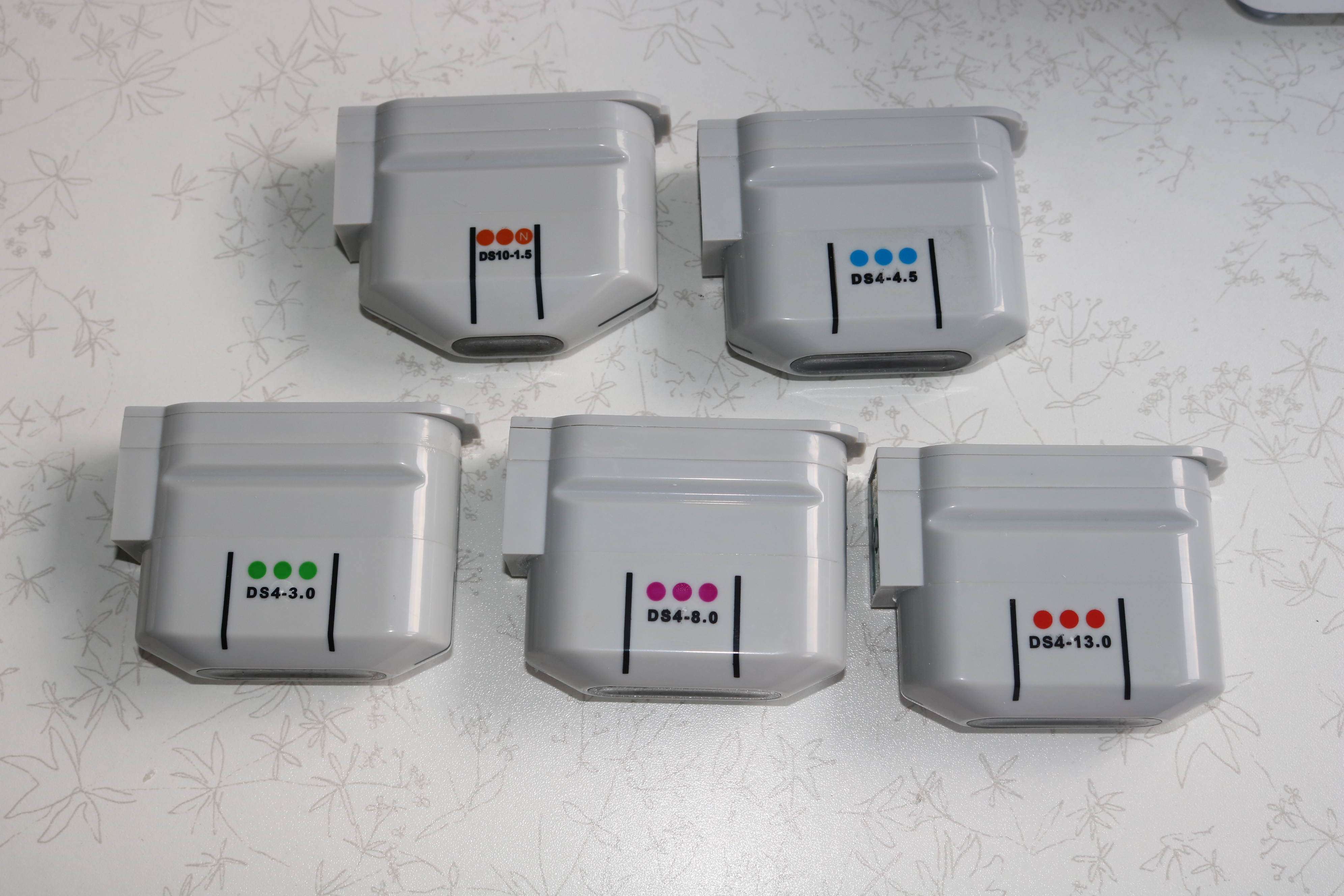 High Quality Hot Sale Price Out Of Factory HIFU Cartridges 10000 Shots 1.5mm 3.0mm 4.5mm 8mm 13mm For Face Belly Thigh Body
High Quality Hot Sale Price Out Of Factory HIFU Cartridges 10000 Shots 1.5mm 3.0mm 4.5mm 8mm 13mm For Face Belly Thigh Body