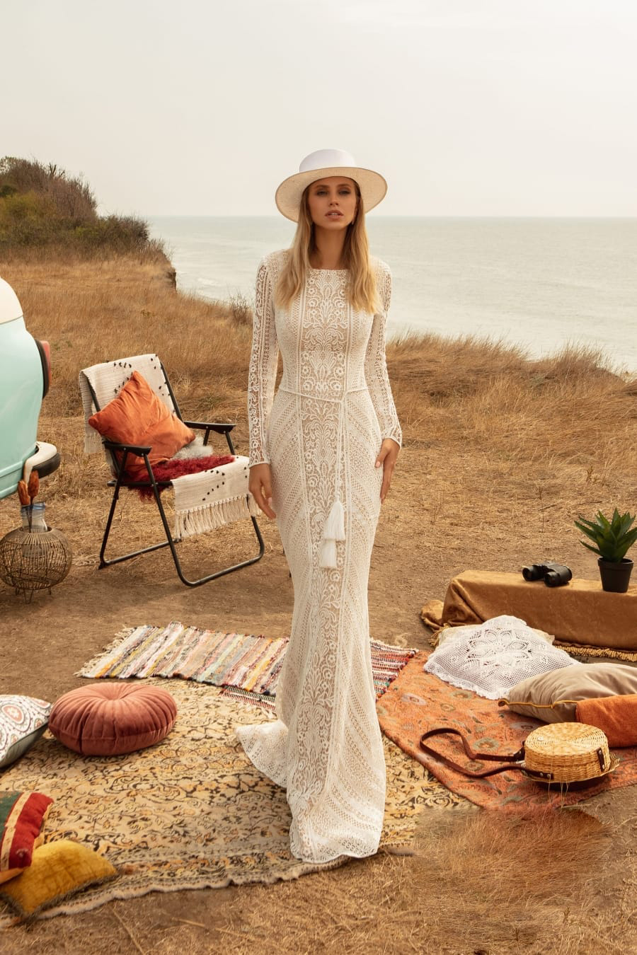2020 Country Mermaid Wedding Dresses Lace Long Sleeves V Back Sweep Train Boho Bridal Gowns Custom Made robe de mairee