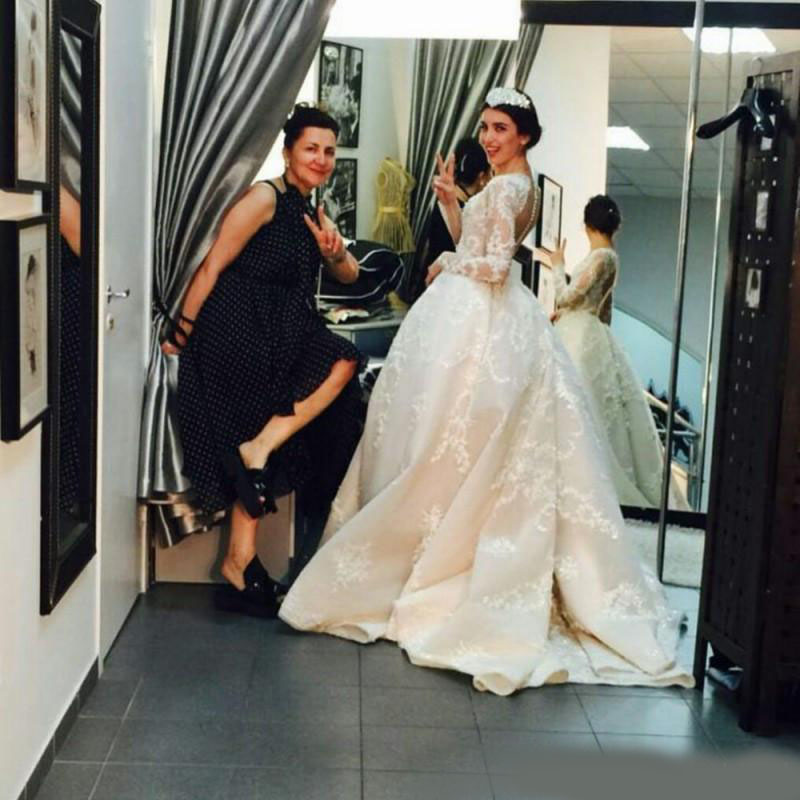 2020 V Neck Lace Appliques Ball Gown Wedding Dresses Long Sleeves Illusion Bodice Beads Tulle Plus Size A Line Bridal Gowns Button Back