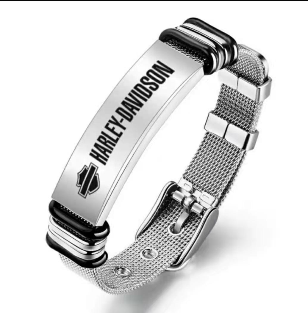 New cool punk belt stainless steel Harley bracelet for men's jewelry wholesale and retail free shipping
New cool punk belt stainless steel Harley bracelet for men's jewelry wholesale and retail free shipping