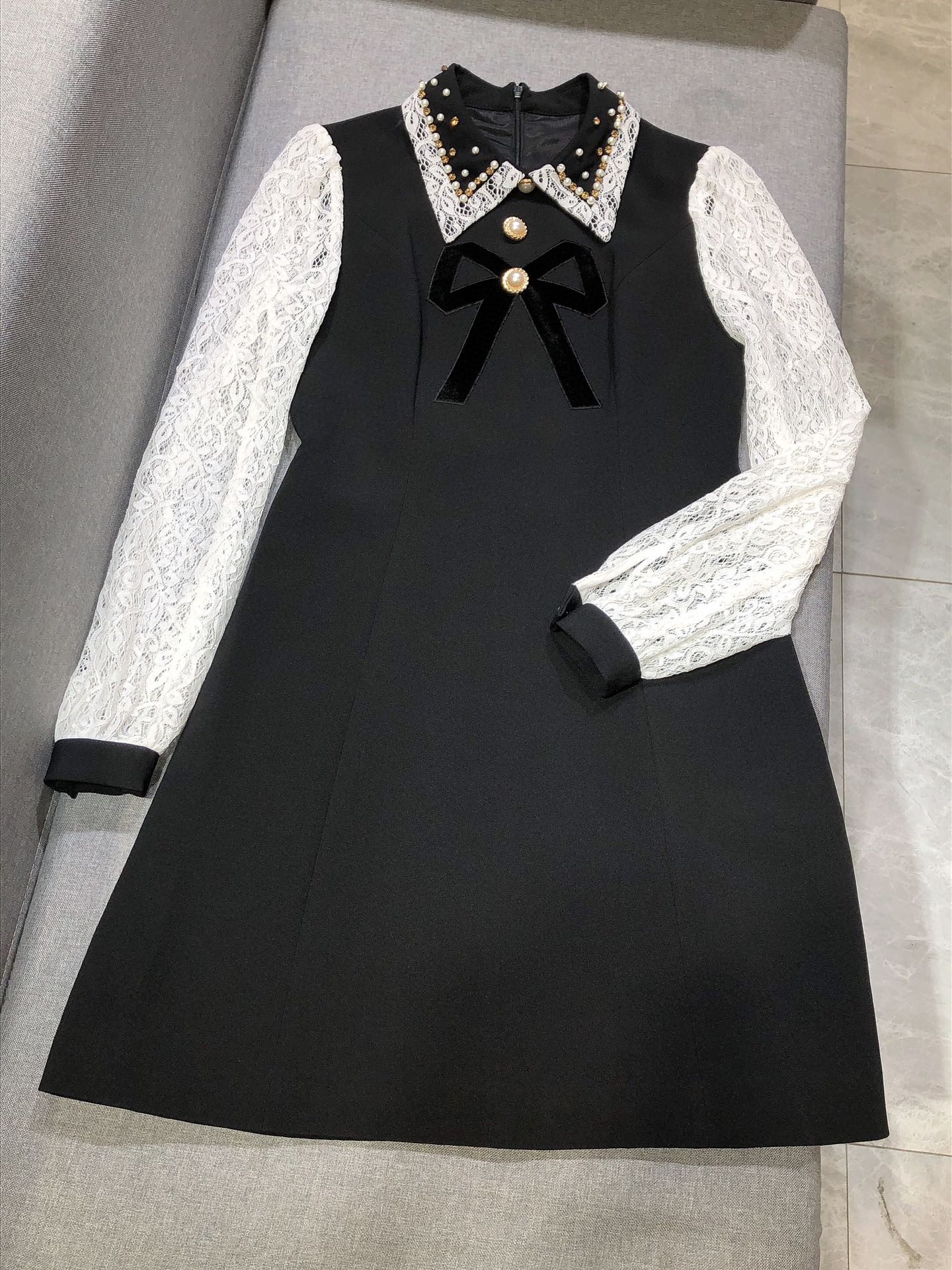 2020 Black Lace Patchwork Women Dress Designer Beads Crystals Dresses Womens Designer Long Sleeves Vestidos 8963, As shown
2020 Black Lace Patchwork Women Dress Designer Beads Crystals Dresses Womens Designer Long Sleeves Vestidos 8963, As shown