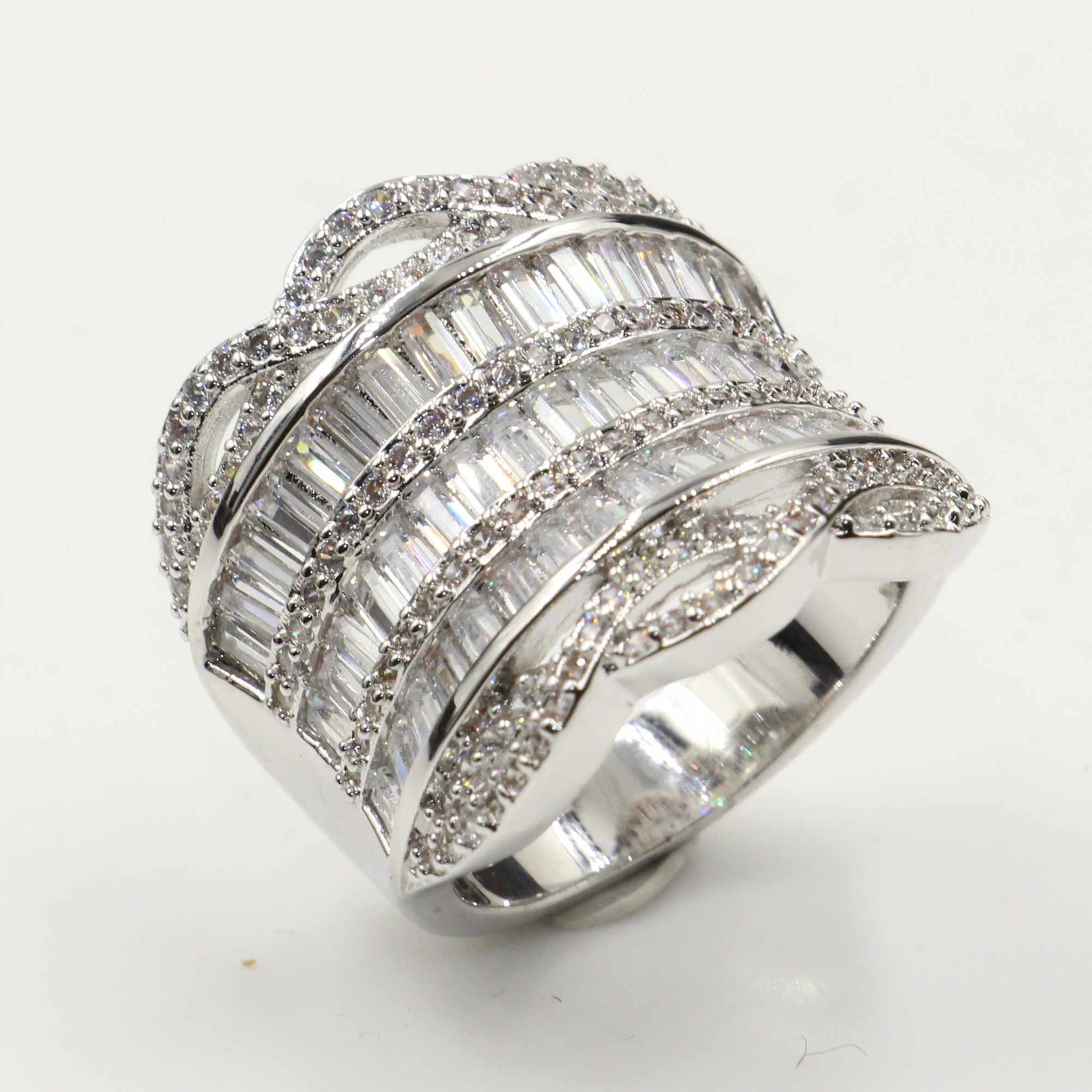 Hot Sale Luxury Jewelry Real 925 Sterling Silver Princess Cut White Topaz CZ Diamond Width Finger Ring Women Wedding Band Ring For Lovers
Hot Sale Luxury Jewelry Real 925 Sterling Silver Princess Cut White Topaz CZ Diamond Width Finger Ring Women Wedding Band Ring For Lovers