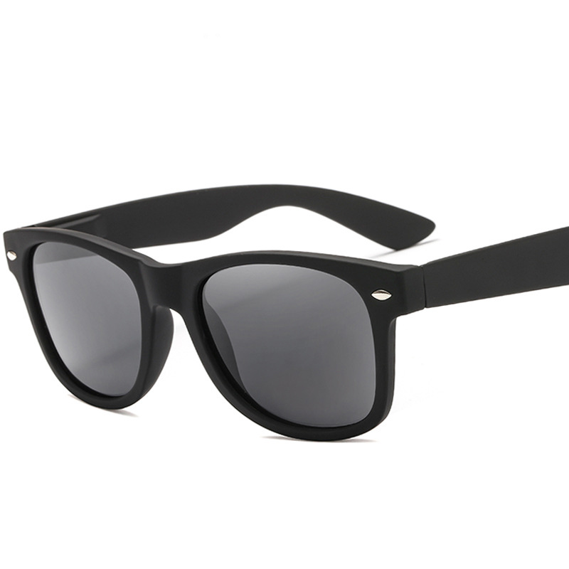 2140 classic HD polarized sunglasses colorful retro sun glasses driving mirror elastic hinge elastic paint UV400 Gafas de sol
2140 classic HD polarized sunglasses colorful retro sun glasses driving mirror elastic hinge elastic paint UV400 Gafas de sol