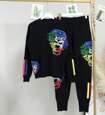 Europe 2018 autumn/winter sweater two-piece set colorful tiger print knitwear women's pullover fashion suit free shipping, Black
Europe 2018 autumn/winter sweater two-piece set colorful tiger print knitwear women's pullover fashion suit free shipping, Black