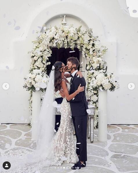 Backless Mermaid Beach Wedding Dresses 2019 V-neck 3D Lace Applique Sweep Trumpet Steven Khalil Garden Bridal Wedding Dress