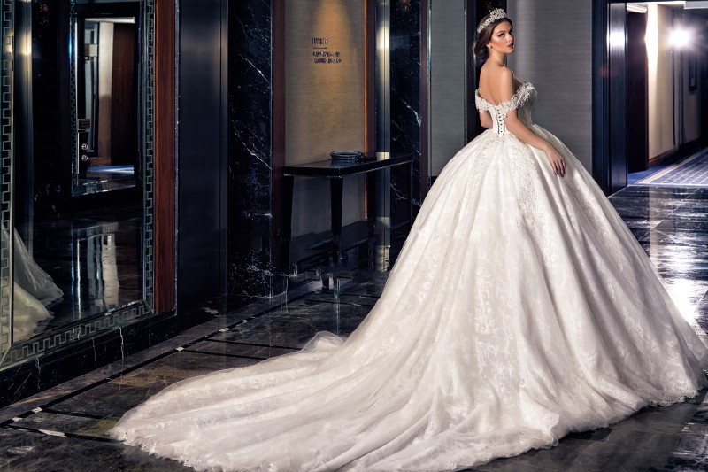 lace ball gown wedding dresses off the shoulder appliqued vestidos bridal gowns arabic dubai plus size beads sweep train wedding dress