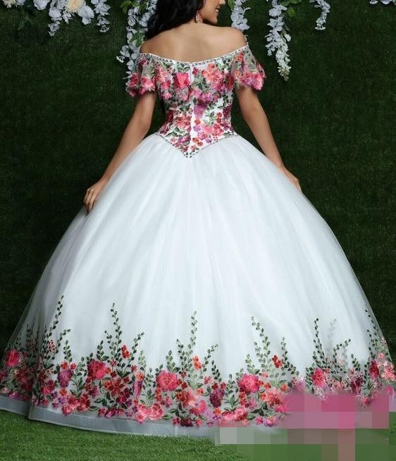 2020 Floral Quinceanera Dresses Embroidery Off the Shoulder Beaded Ruffles Custom Made Prom Ball Gown Sweet 16 Formal Occasion Wear