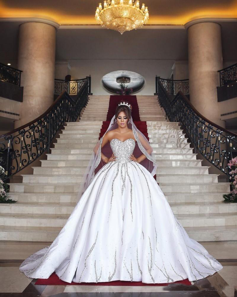 Bling Dubai Arabic Princess Dresses Beads Sequins Sweetheart Backless Country Wedding Dress With Matching Veils Bridal Gowns 0521