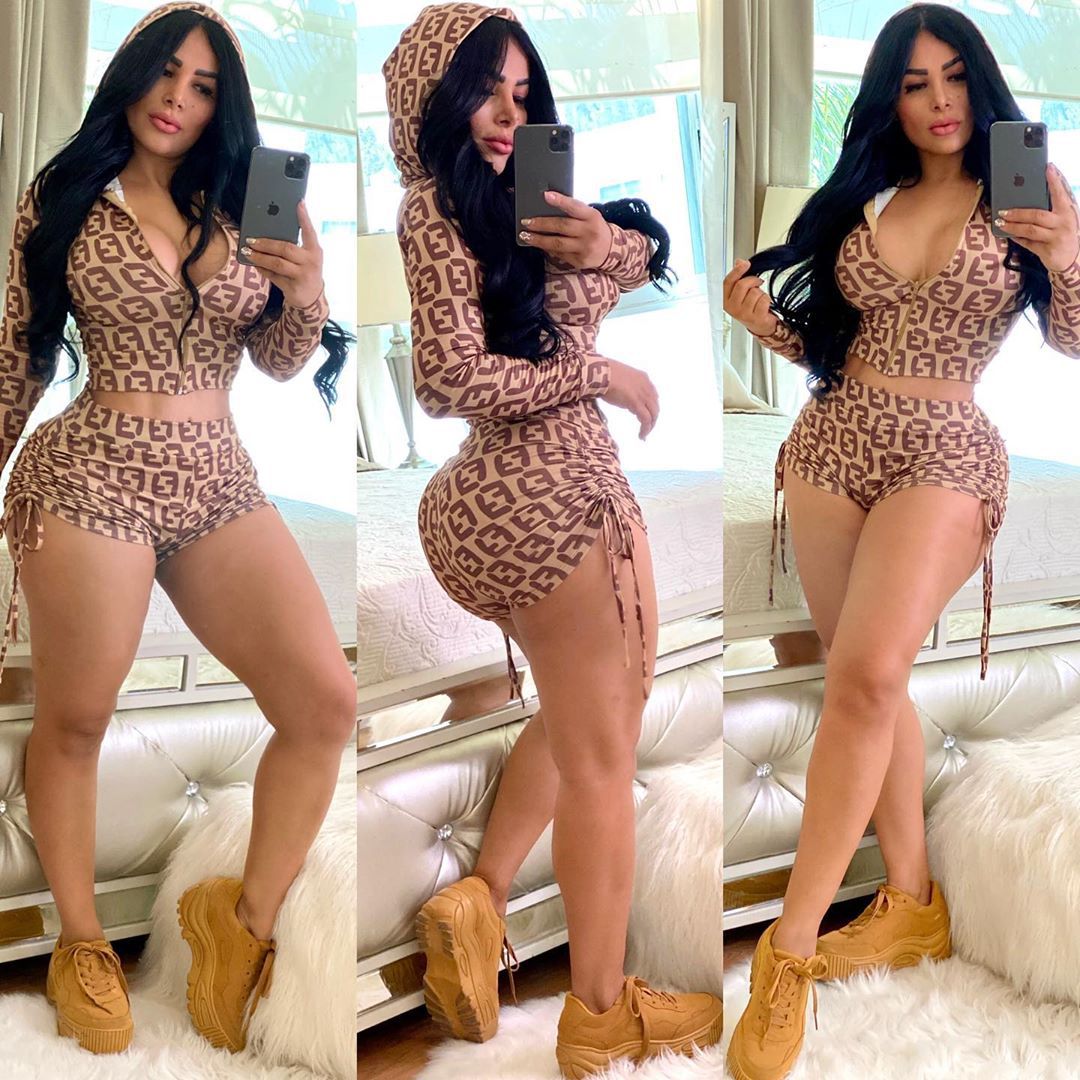 Brown Two Piece Set Summer Tracksuit Woman Hooded collar Long Sleeve Zipper Short Jacket And Drawstring Shorts outfits Sports suit
Brown Two Piece Set Summer Tracksuit Woman Hooded collar Long Sleeve Zipper Short Jacket And Drawstring Shorts outfits Sports suit