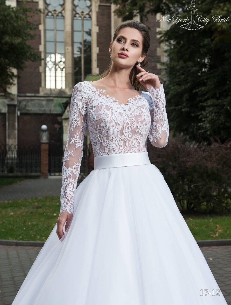 A Line Classy Lace Wedding Dresses Sheer Bateau Neck Long Sleeves Bridal Gowns Tulle Sweep Train Appliqued Robe De Marie ppliqued