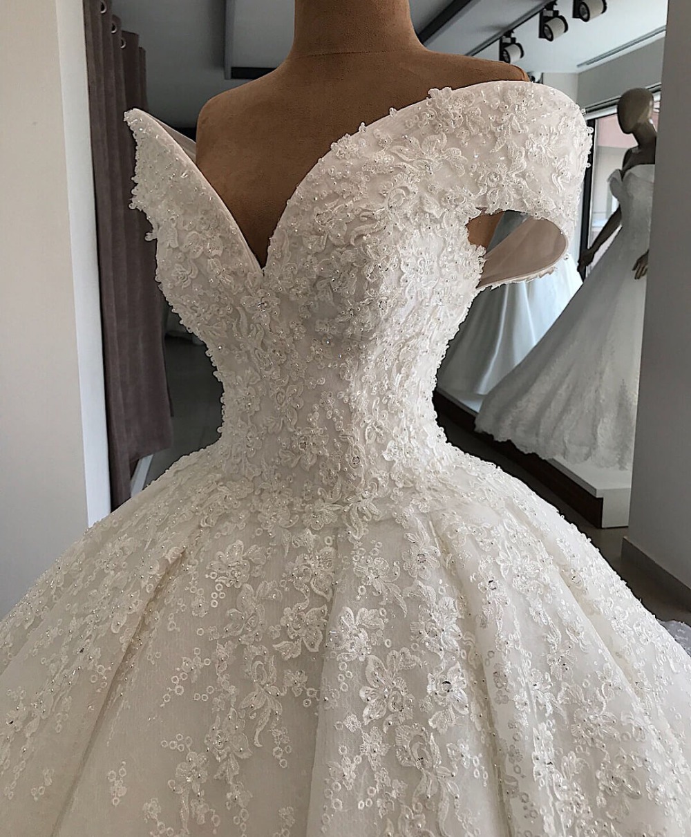 robe de mariee luxury customized appliques beading vintage wedding dresses off shoulder lace up wedding gowns chapel train dress
