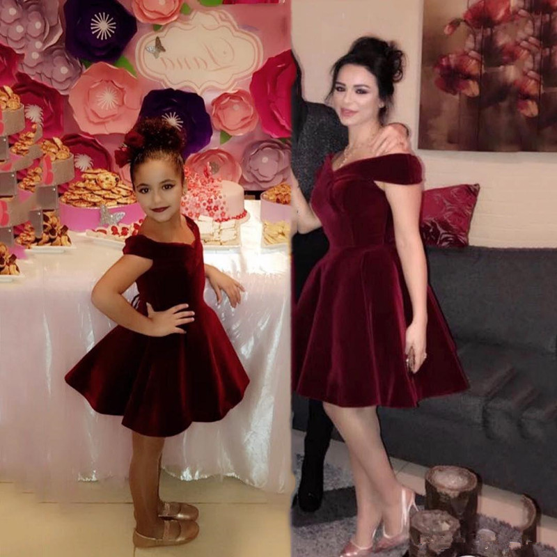 Burgundy Flower Girl Dresses Velvet Girls Pageant Dresses Off Shoulder Short Child Birthday Party Gowns Kids Cosplay Wear Cheap B136, Royal blue
Burgundy Flower Girl Dresses Velvet Girls Pageant Dresses Off Shoulder Short Child Birthday Party Gowns Kids Cosplay Wear Cheap B136, Royal blue