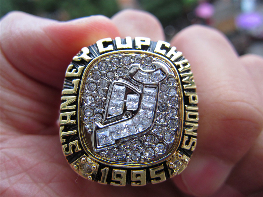 1995 2000 2003 New Jersey Devils Stanley Cup Championship Ring Men Sport Fan Souvenir Gift Wholesale 2019 2020 Fashion
1995 2000 2003 New Jersey Devils Stanley Cup Championship Ring Men Sport Fan Souvenir Gift Wholesale 2019 2020 Fashion
