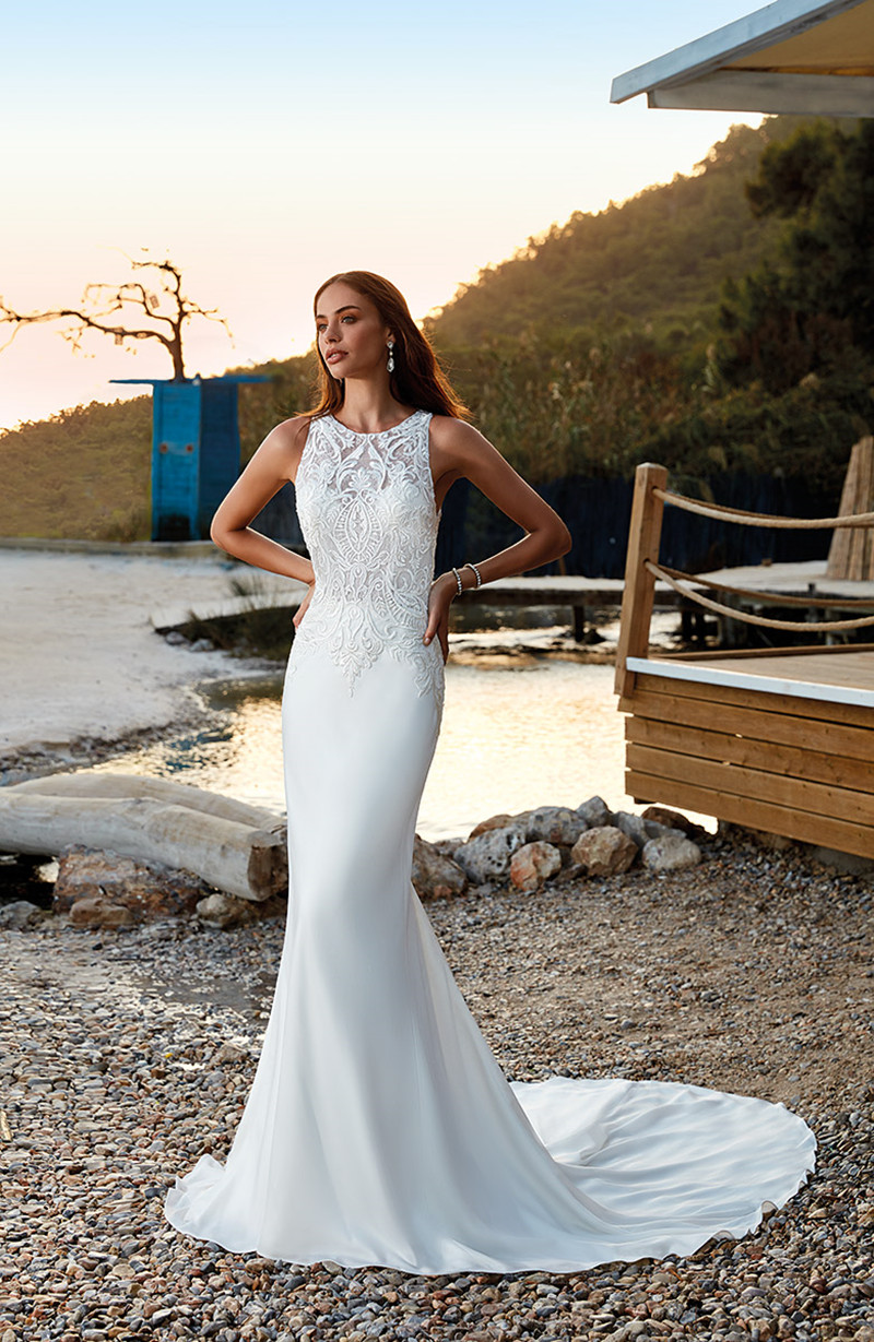 Mermaid Lace Classy Wedding Dresses Jewel Neck Sweep Train Bridal Gowns Buttons Back Trumpet Plus Size Robe De Marie