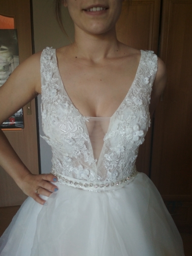 2020 New Ruffle Chapel Train Elegant Wedding Dress Sexy Deep V-neck Flower Appliques Fantasy Princess Bridal Dress Vestidos de Festa