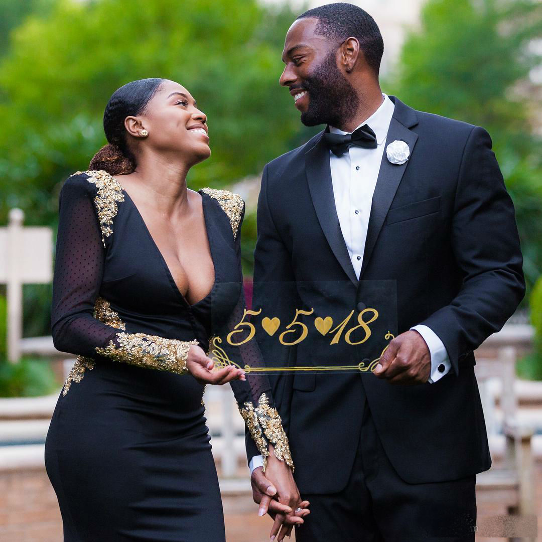 South Arabic Black Prom Dresses With Deep V Neck Sheer Long Sleeves Gold Appliques Sequined Mermaid Formal Evening Party Gowns