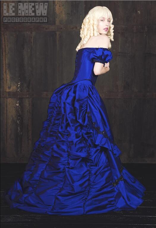 Vintage Gothic Wedding Dresses Off The Shoulder Lace Appliques A Line Country Bridal Gowns Sweep Train Short Sleeve Blue Wedding Dress