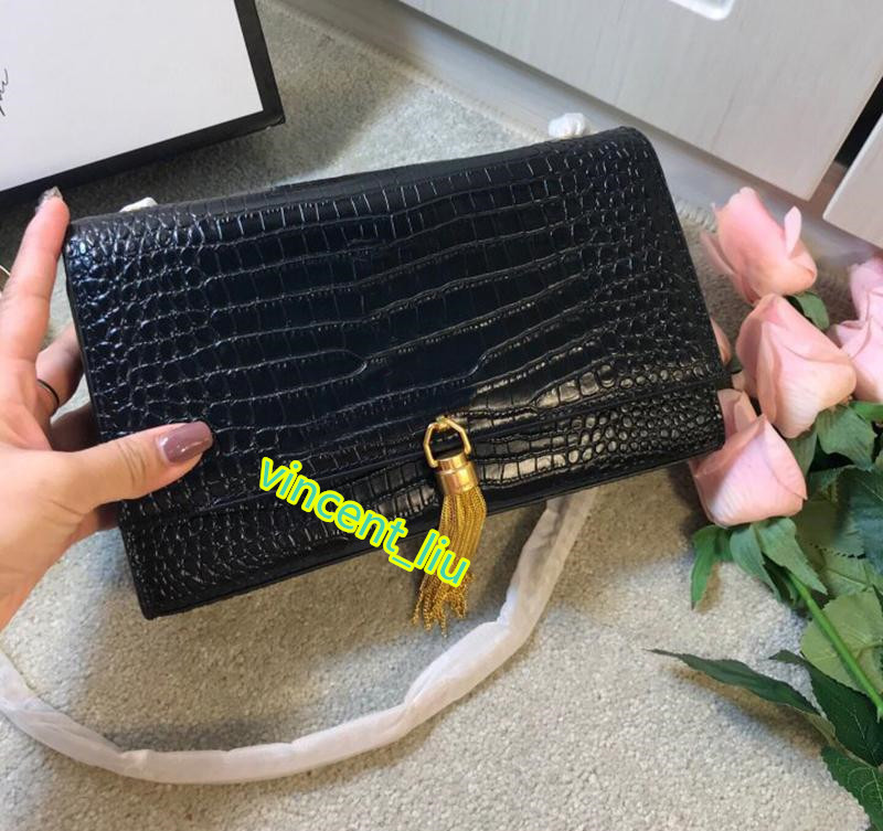very fashion alligator version Shoulder Bag Woman Clutch Bag Handbag real leather with box and dustbag, Black with gold chain
very fashion alligator version Shoulder Bag Woman Clutch Bag Handbag real leather with box and dustbag, Black with gold chain
