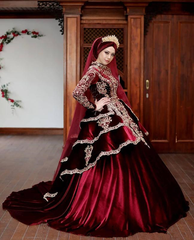 Burgundy Velvet Muslim Wedding Dresses 2020 Plus Size High Neck Gold Lace Beaded Kaftan Caftan Arabic Dubai Bride Wedding Gown