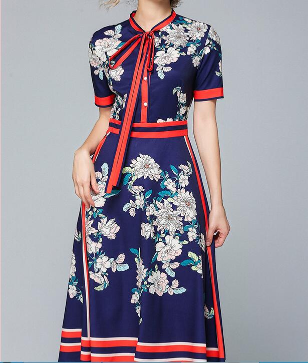 Retro Flora printed navy blue women dress bow collar street style dresses Mid-Calf short sleeve
Retro Flora printed navy blue women dress bow collar street style dresses Mid-Calf short sleeve