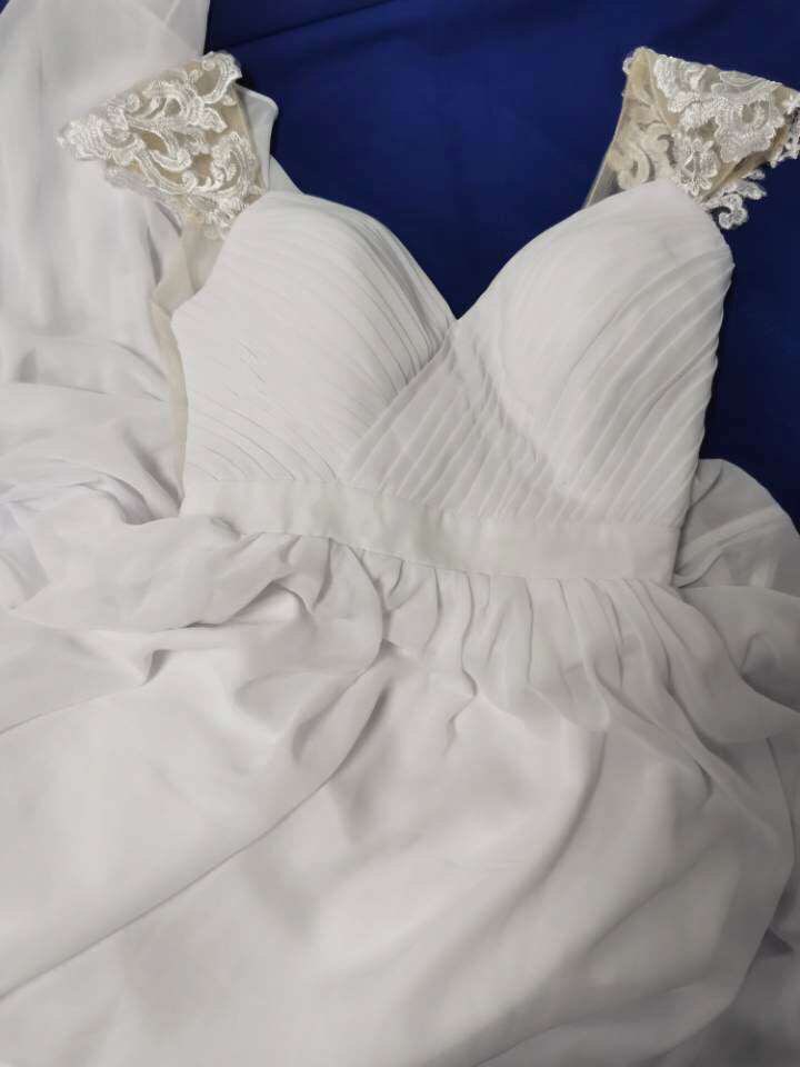 New Cap Sleeves Wedding Dress 2020 V Neck Chiffon Appliques Illusion Buttons Back Beach Bridal Dress Cheap High quality Wedding Gowns