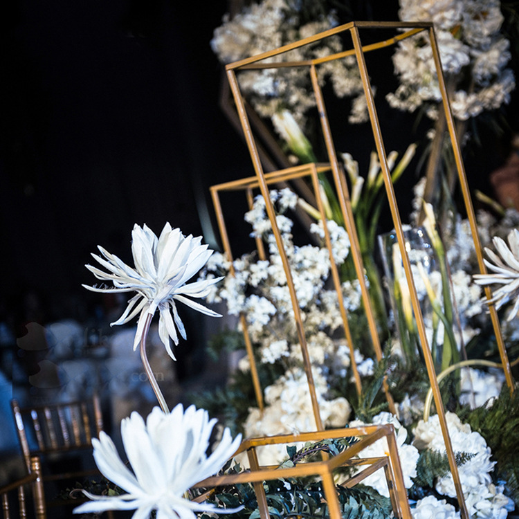 DIY Flower Wedding Centerpieces stage backdrops aisle walkway Floor Vases Flowers Vase Metal Pillar Road Lead photo prop metal Rack vases