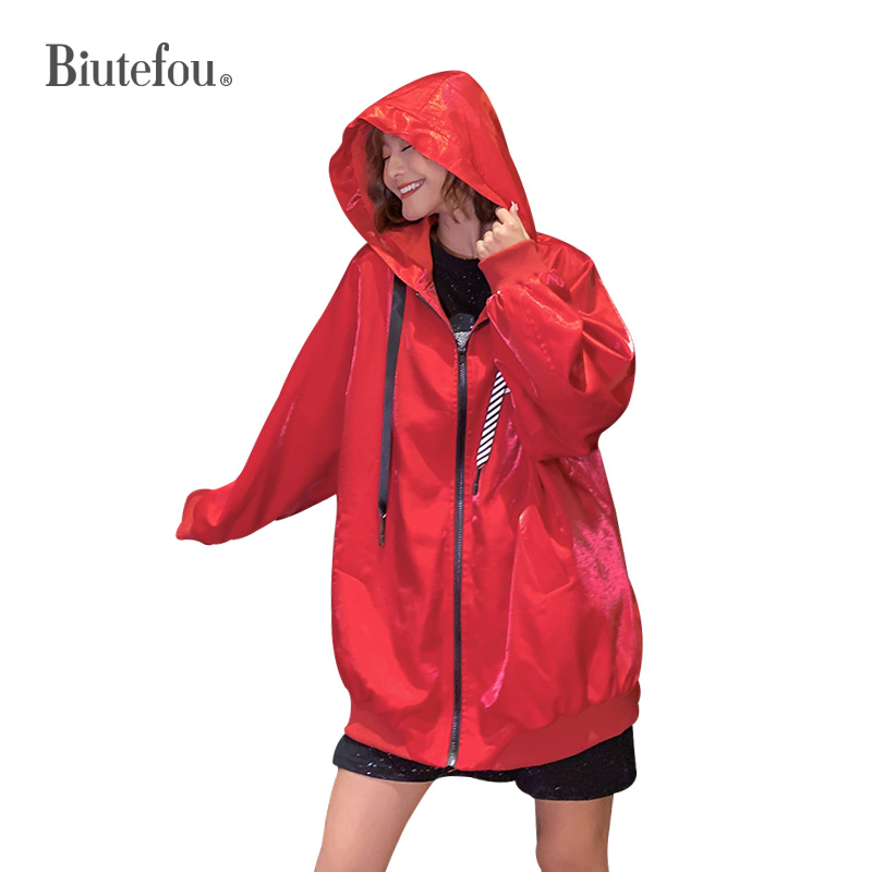 2020 Spring cartoon print loose trench fashion sequins women long chic hooded coats, Red
2020 Spring cartoon print loose trench fashion sequins women long chic hooded coats, Red