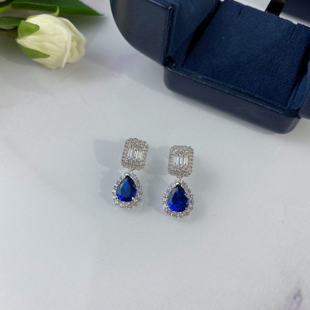 Earrings Water Drop Earrings 18K Gold Earrings Lady Evening Party Classic Style Earring High Quality
Earrings Water Drop Earrings 18K Gold Earrings Lady Evening Party Classic Style Earring High Quality