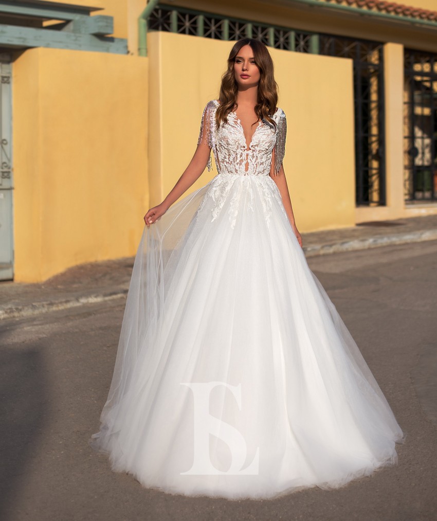 Lace Backless Stunning Beach Wedding Dresses Sheer Plunging Neck Tassels Bridal Gowns Tulle Sweep Train Beaded Robe De Marie