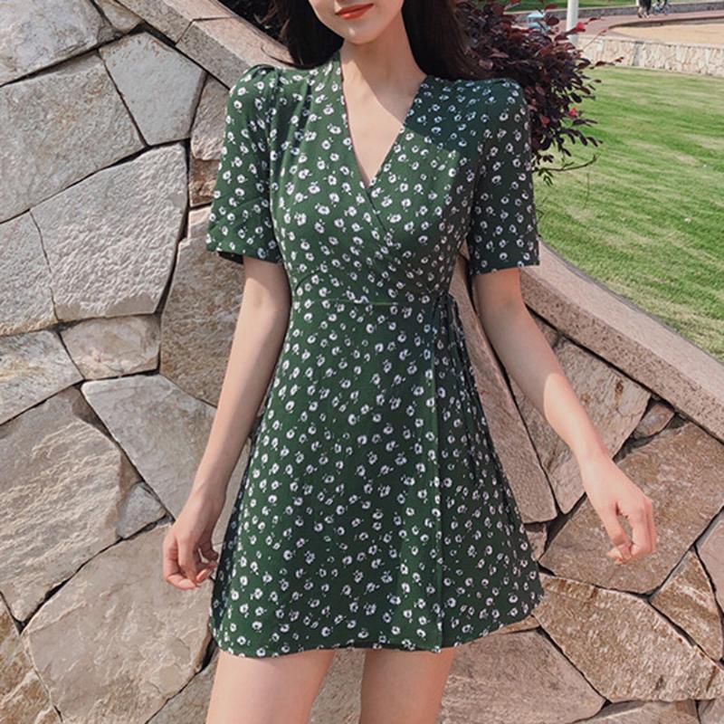Elegant Women Dress Floral Print Green Sexy V-neck Mini Dress Summer 2020 Casual Female Ruffles Lady Beach Vestidos#J30
Elegant Women Dress Floral Print Green Sexy V-neck Mini Dress Summer 2020 Casual Female Ruffles Lady Beach Vestidos#J30